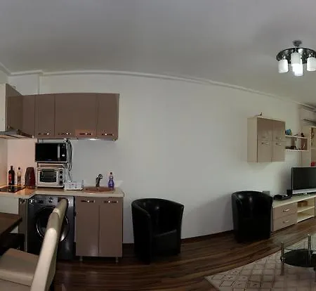 Apartmán Pool Holiday Flat *