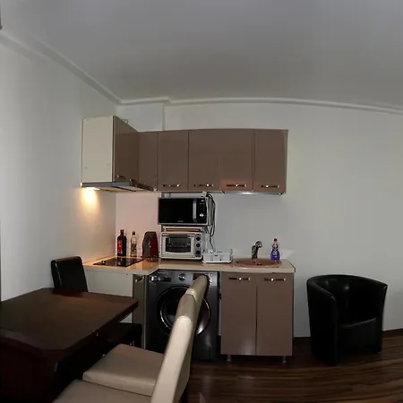 Apartmán Pool Holiday Flat *