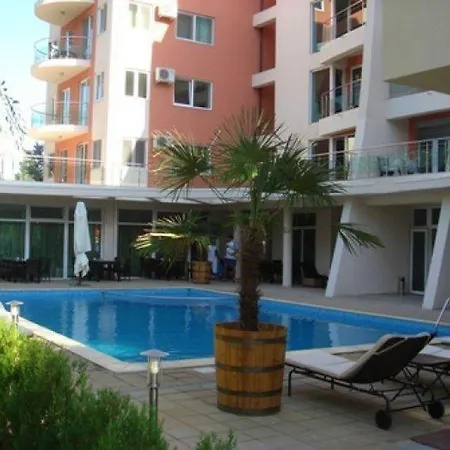 Apartmán Pool Holiday Flat